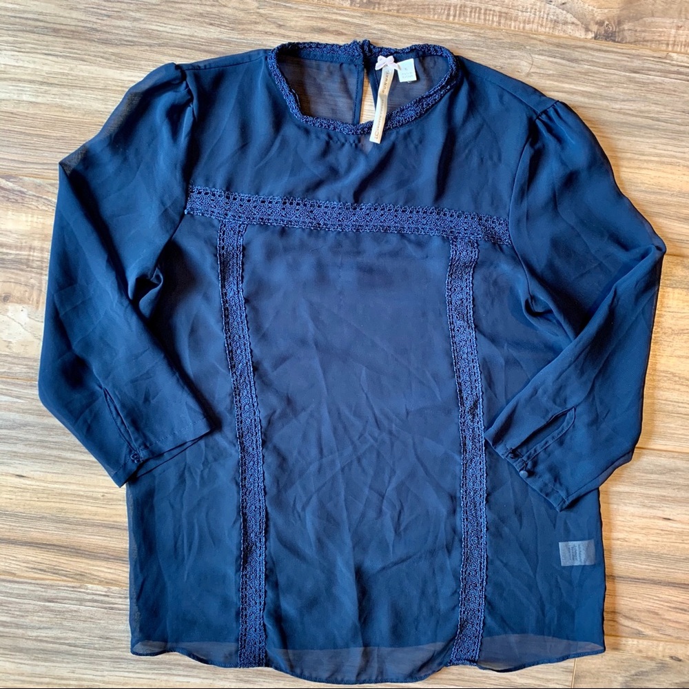 FREE W PURCHASE LC Sheer 3/4 Length Top - Small